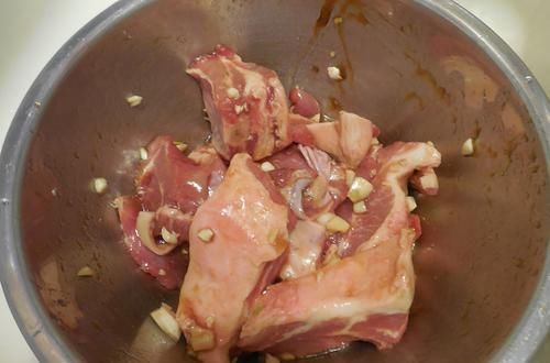  蔬菜高汤|炖排骨时，有人先焯水，有人直接炖，大厨：都不对，教你正确做法