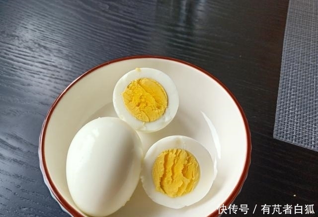 早餐|老两口的极简早餐,吃得舒服却不贵!网友:浪漫有情调的日子