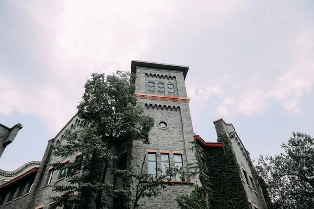 丝绸|“隐秘的角落”第二弹,你的家门口或许就隐藏着“诗与远方”