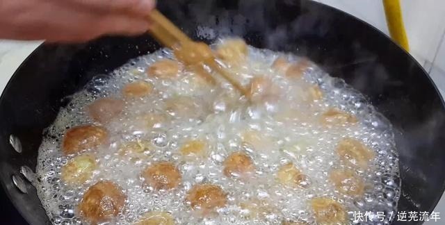 丸子|不管炸什么丸子,都别直接下锅,教你简单一做,过年5斤不够吃!