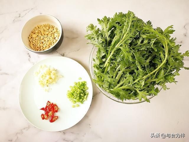  鲜香|进入三伏天，碰上这“皇帝菜”别放过，鲜香爽口，晚上睡的香