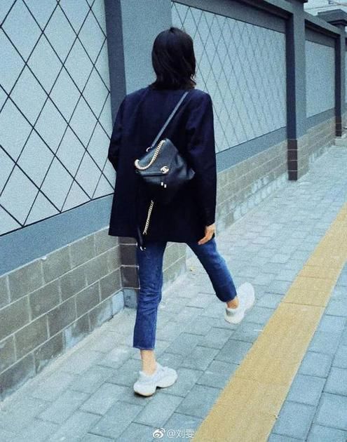  佛系|周迅刘雯变综艺咖 我却种草了她们的“佛系”穿搭