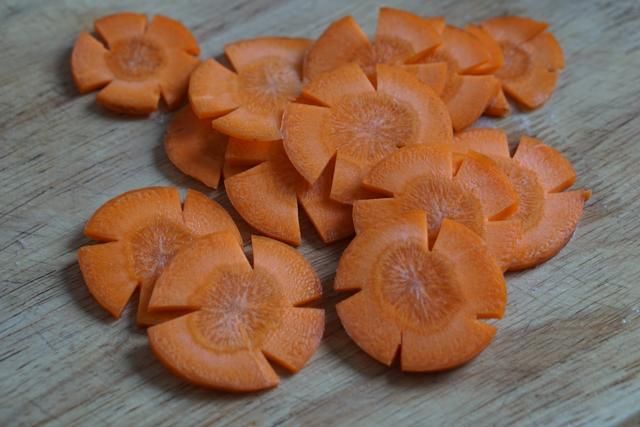  胡萝卜|天热不想做饭，5分钟一盘菜，简单又滋补，老少都爱吃