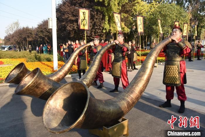 第九届中国·商丘国际华商节开幕式暨商祖王亥拜谒大典举办