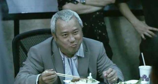 “曾志伟吃盒饭演技爆棚”人尽皆知,但你知道曾志伟当时吃的是什么菜吗-第2张图片-大千世界 “曾志伟吃盒饭演技爆棚”人尽皆知,但你知道曾志伟当时吃的是什么菜吗-第2张图片-大千世界