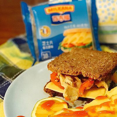  彩椒|黑麦面包芝士烤鸡堡