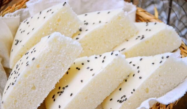 锅中放入|开学季十款懒人必备早餐，每天换着花样做，简单省事十分钟准上桌