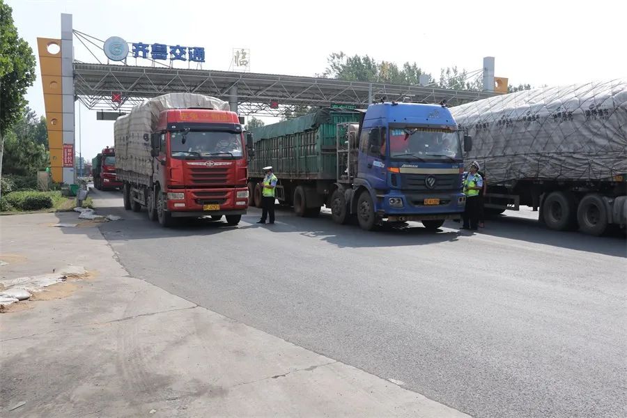  群众|聊城高速交警 | 给人民群众一份稳稳的安全感