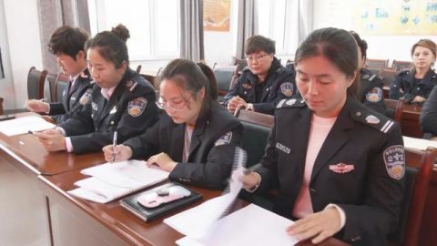 打造|乌兰浩特市：公共出行新体验打造文明流动风景线