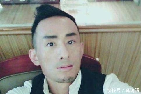  击败|击败凤凰传奇，草根歌手阿宝翻车后退隐歌坛，现在变成软饭男