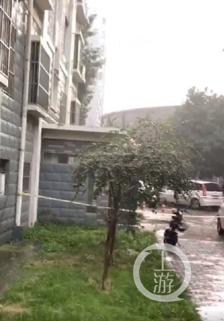 某美的脖子|山东男子砍伤妻子被判5年 假释仅8天又欲伤妻被捅伤身亡