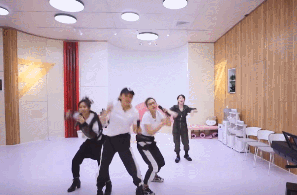  浪学|浪学｜笨蛋美女张雨绮才是讲话艺术家？