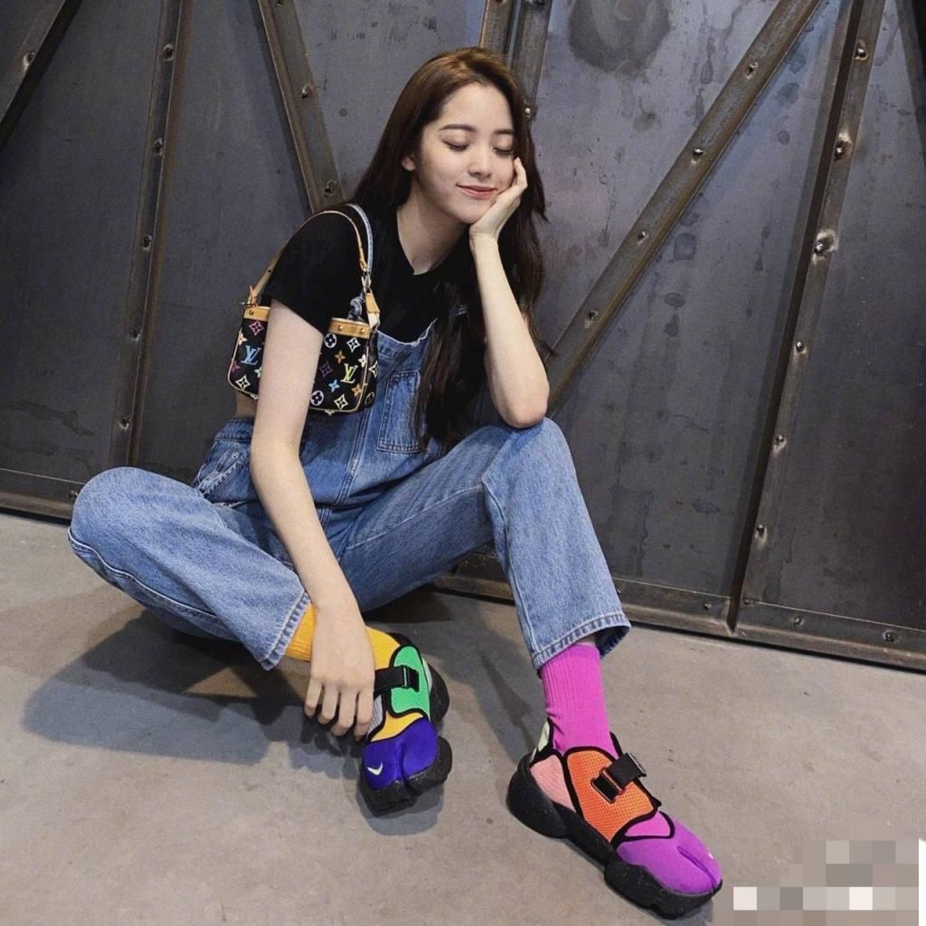  综艺|欧阳娜娜为节目中叫停录制道歉，用繁体字引不满，被指责毫无诚意