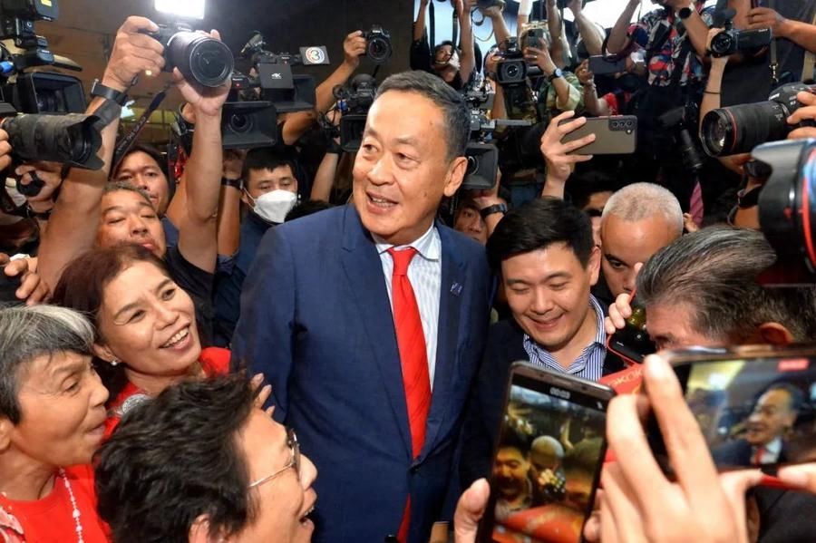 莹观天下|从政不到一年的他，凭啥出任泰国总理