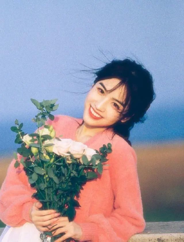 拍照|拍照应该怎么笑,11个关于“笑”的拍照姿势,每一个都能拍得很美