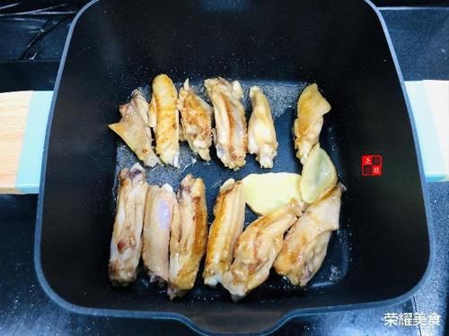  香嫩|原来鸡翅还可以这样做，小孩爱吃下饭没压力，香嫩美味和土豆最配