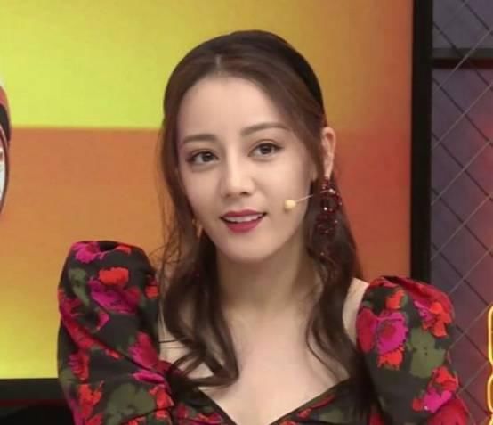 真人|迪丽热巴真人长啥样？直播截图放大后，无滤镜状态太真实
