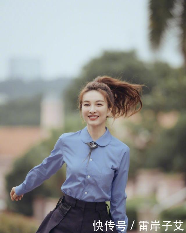  搭配|吴昕校园风格，蓝色衬衫配裤子裙青春很纯正