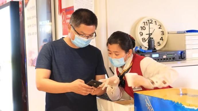  艰难|特别策划·图说 | 电影院艰难重启的背后