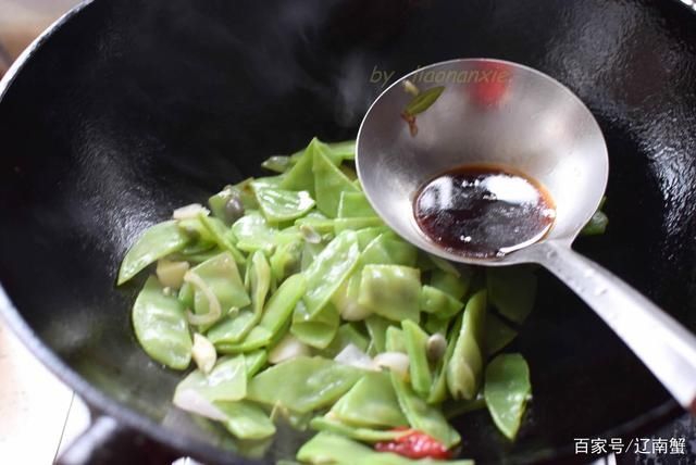 好吃|秋天此菜正当季，才2块钱一斤，加上蒜蓉简单一炒，特好吃