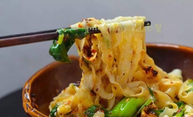 孩子们|天冷爱吃面,这个很快手,隔几天都要吃一次