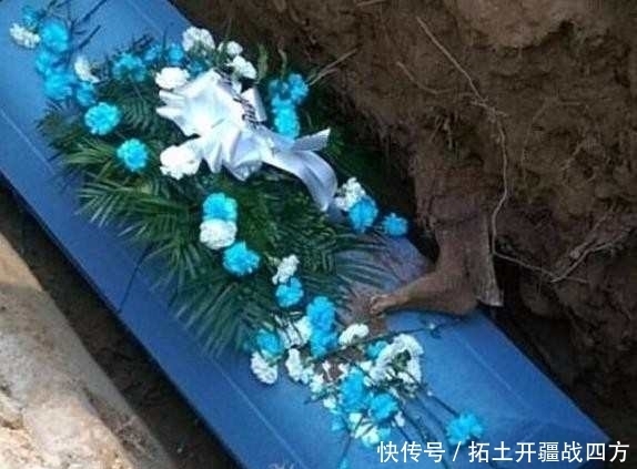 腐烂的脚|老人下葬时棺材旁有一只脚,墓地老板说很正常,以前经常发生