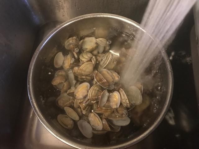  老公|此小海鲜营养还便宜，辣椒炒一炒，老公下酒，孩子就米饭