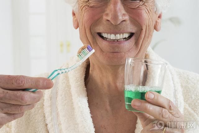 区别|不讲虚的!认真科普“口腔溃疡”怎么用药,5种常见药有何区别