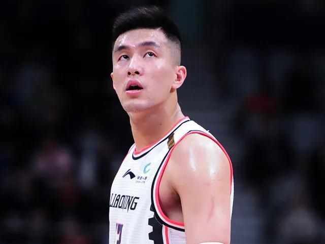  杨鸣|内讧？杨鸣：郭艾伦要改变！郭艾伦：我打得非常非常好，不会改变