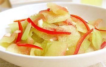  宝藏|吃西瓜的季节，常被扔掉的西瓜皮也是种宝藏食材，凉拌西瓜皮