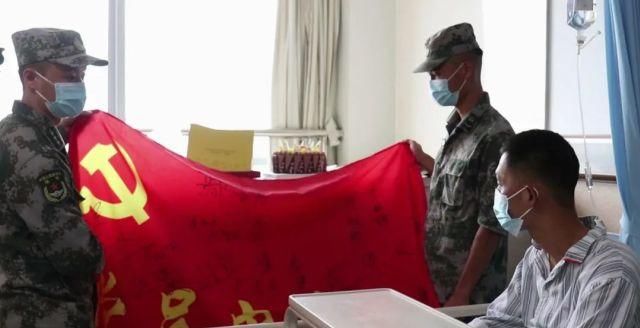 战友|排长冒小驰脱离危险 战友祝福25岁生日