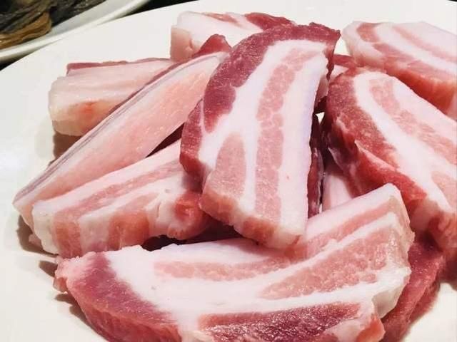 香煎五花肉|五花肉想做的好吃?跟我这样做,肉香四溢,好吃不腻,两斤都不够