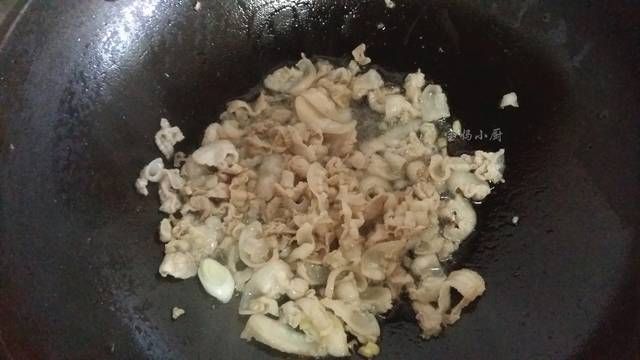 肉片|炒菜,记住这两招,青菜嫩绿不黑,肉片香软不硬,老人都咬得动