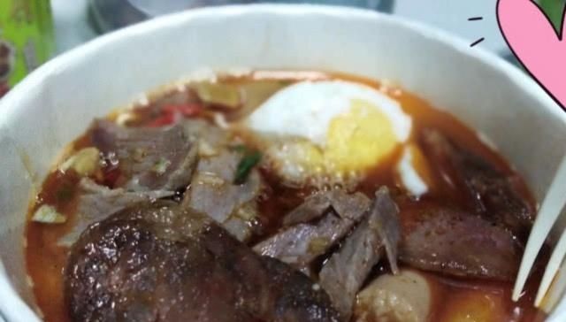 啥样|泡面能被熊孩子“作”成啥样？忍了牛奶泡面，看到酒杯泡面：人才