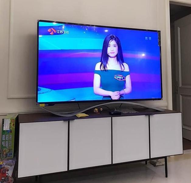 家里|参观李好如今住的豪宅，当了20年的主持人，家里还有旋转楼梯