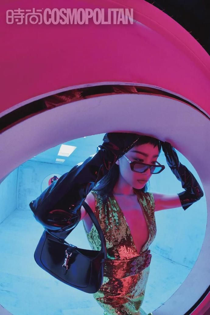 主题|组图：你看懂了吗？倪妮未来感“狮子座”主题写真大片