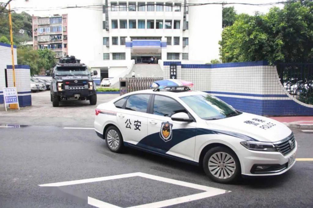 近日|眉山一“飞车”抢夺犯罪团伙被打掉，曾疯狂作案60多起，近日又作案6起