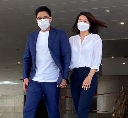  豪门|霍启刚真“自恋”，让三娃在饭桌上看自己上电视，豪门饭桌真简单