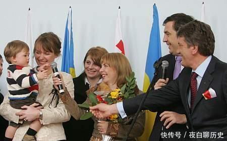 共国|前苏联加盟共国第一夫人, 任职7年回老家, 曾任总统丈夫失去国籍
