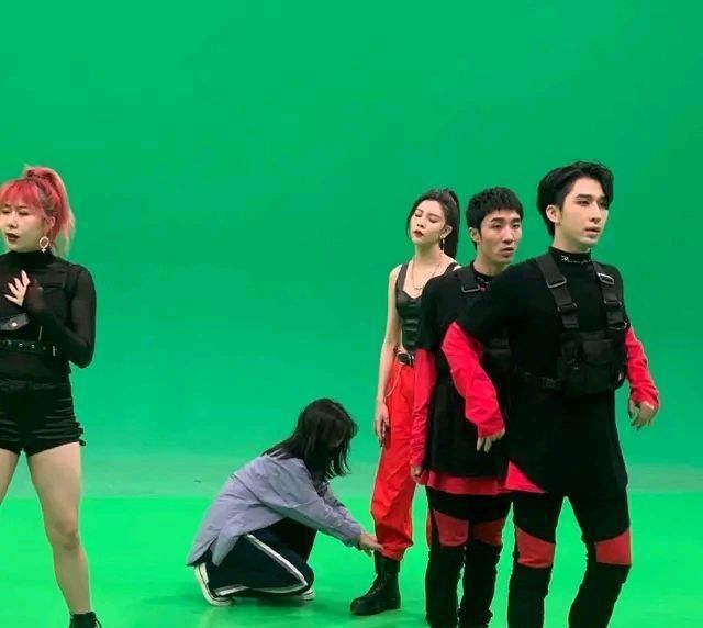  特别|八卦爆料: 宋妍霏、鹿晗、黄磊、赵露思、秦昊、杨超越、乔欣