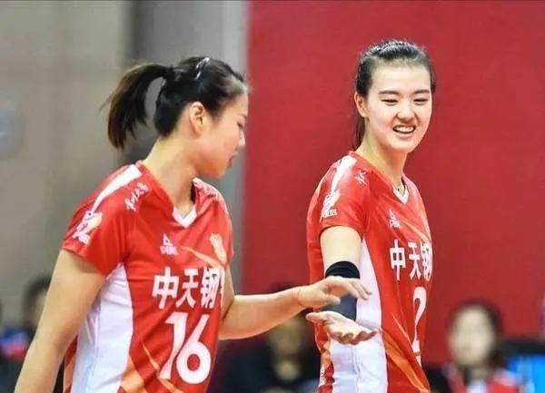  李盈莹|弹跳不高是李盈莹与朱婷、张常宁的最大差距！希望李盈莹能提高啊