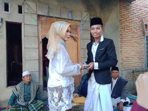 彩礼|新娘结婚只收新郎五毛钱彩礼，深情表白：我不想丈夫负担太重