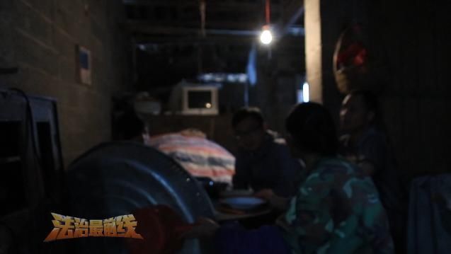 女子|年轻女子惨死，重伤男友竟是凶手？逃亡28年后投案