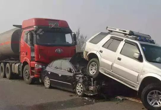  行车|高速行车时遇见大货车我们该怎么办呢？