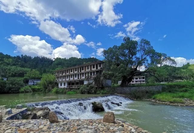  涌溪上涌段|这里让人艳羡的绝不止“中国白”，还有如画山水、富美田园