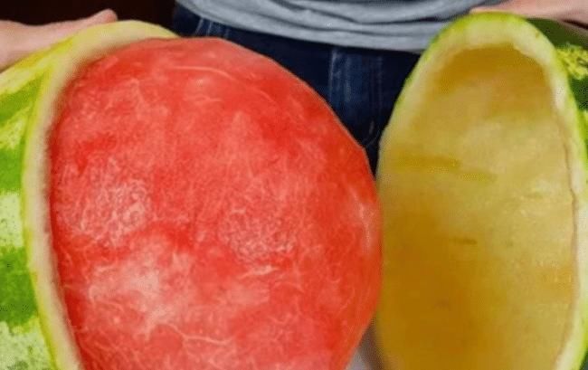 世界|世界各国吃西瓜的方式相差真大,韩国精致,迪拜人的吃法“绝了”