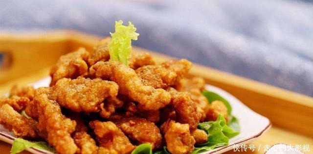  好吃|炸酥肉时，调面糊很重要，记得多加一点“它”，酥肉金黄又酥脆