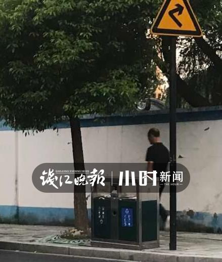  来女士|本报记者回忆许某某被抓前最后一次出现在公共场合：他回了头，却不是岸