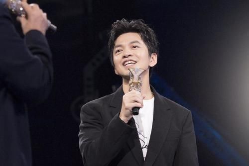  段子|李健上节目又讲段子，主持人都拉不住！网友：我怀疑你在开车？