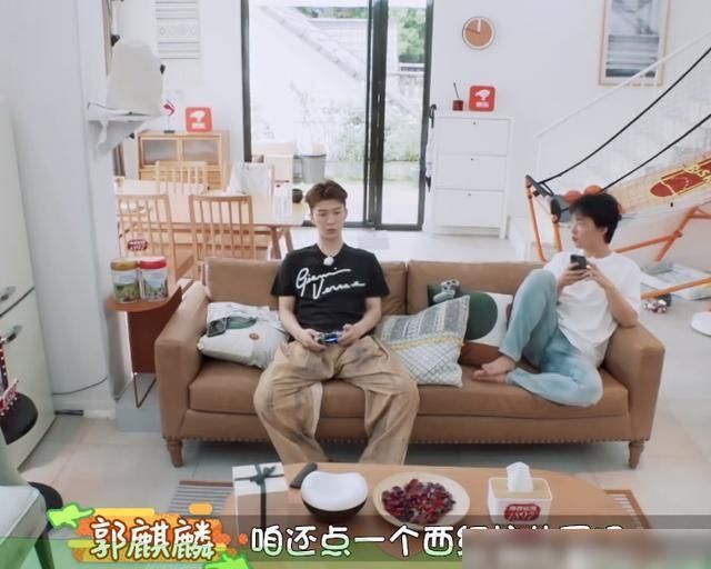  节目|郭麒麟和范丞丞参加节目点外卖引热议：明星捞金这么容易？